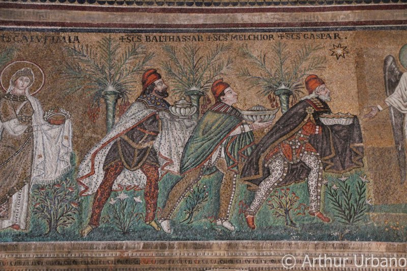 Procession of Female Martyrs and Saints with the Magi, Sant'Apollinare Nuovo, Ravenna