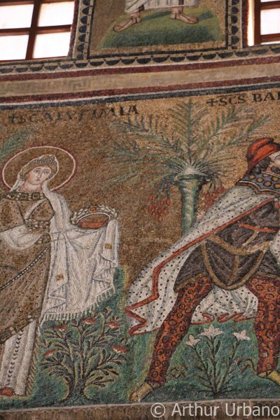 Procession of Female Martyrs and Saints and Magi, Sant'Apollinare Nuovo, Ravenna, Detail