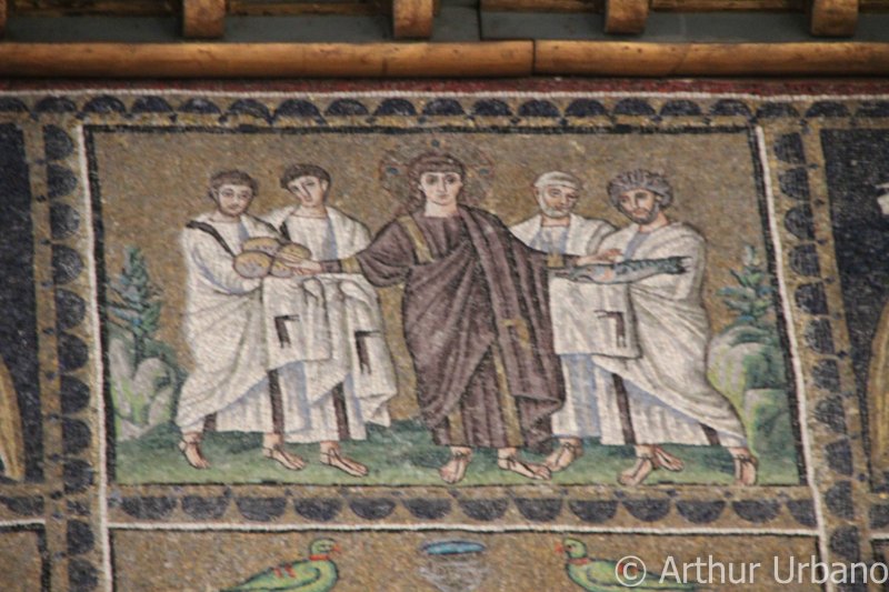 The Multiplication of the Fishes and Loaves, Sant'Apollinare Nuovo, Ravenna